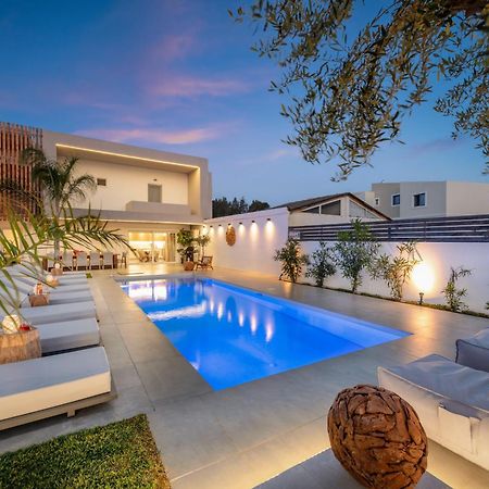 Hypnosis Beachside Villa With Private Heated Pool Georgioupoli Esterno foto