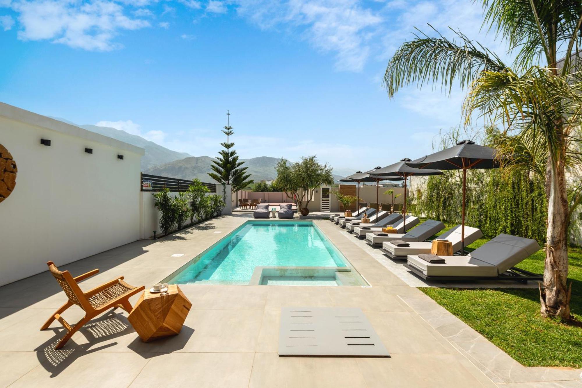 Hypnosis Beachside Villa With Private Heated Pool Georgioupoli Esterno foto