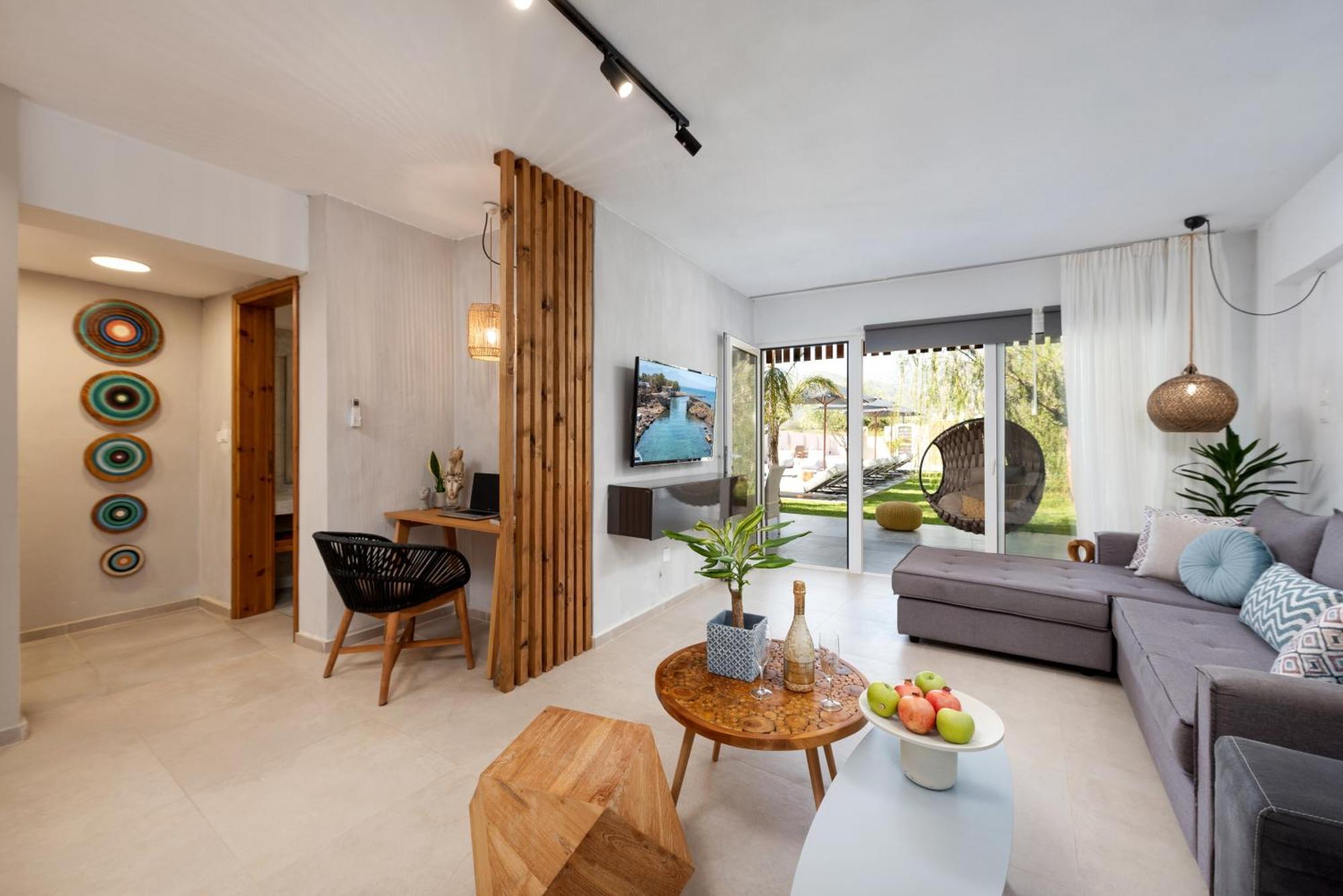 Hypnosis Beachside Villa With Private Heated Pool Georgioupoli Esterno foto